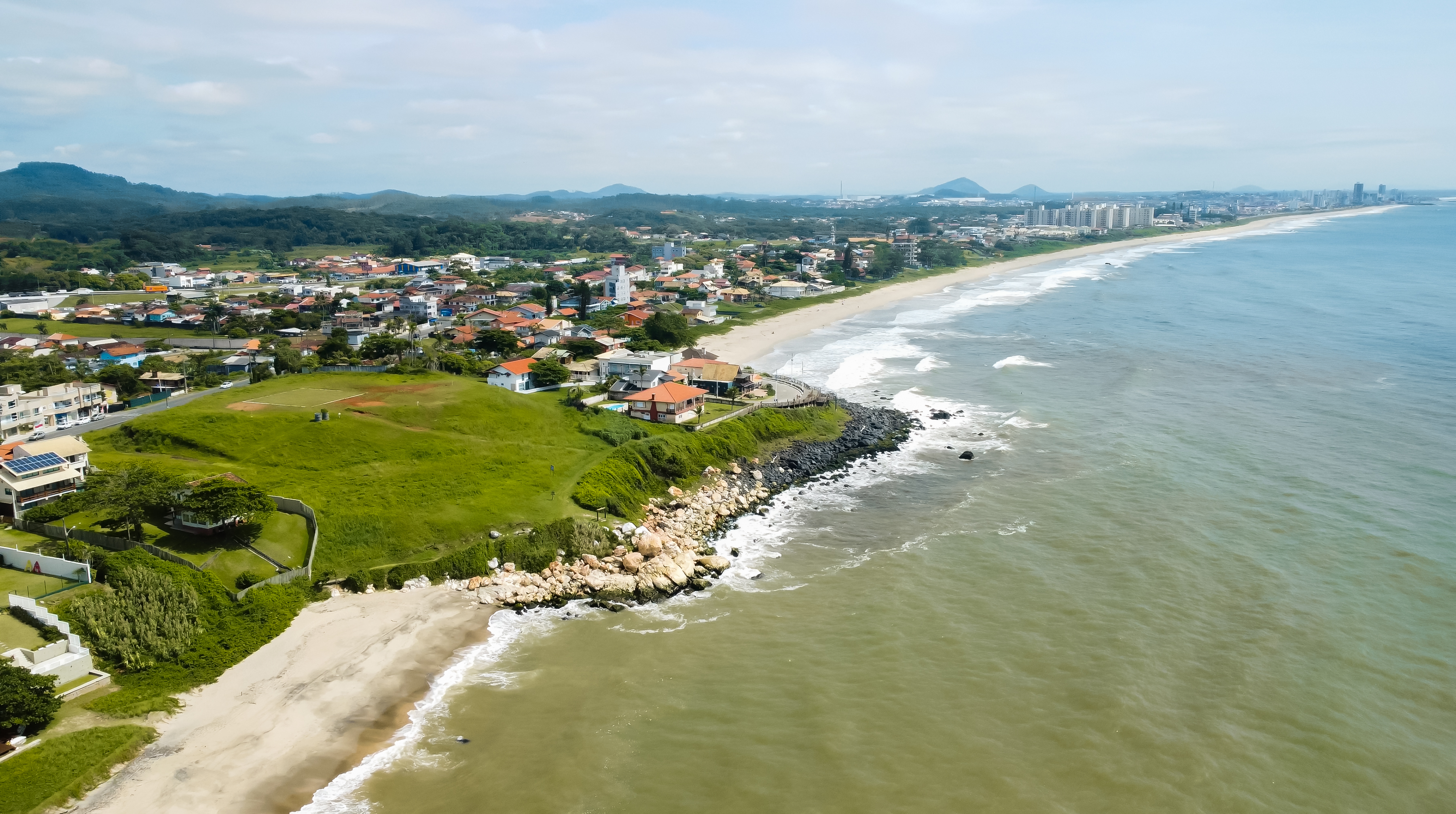 Praia Pedras Brancas e Negras em Barra Velha SC